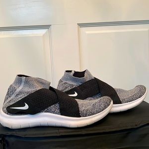 Nike Free Running Shoe (size 10)